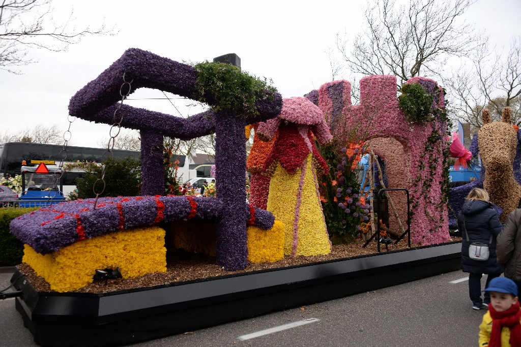 ../Images/Bloemencorso Noordwijkerhout 071.jpg